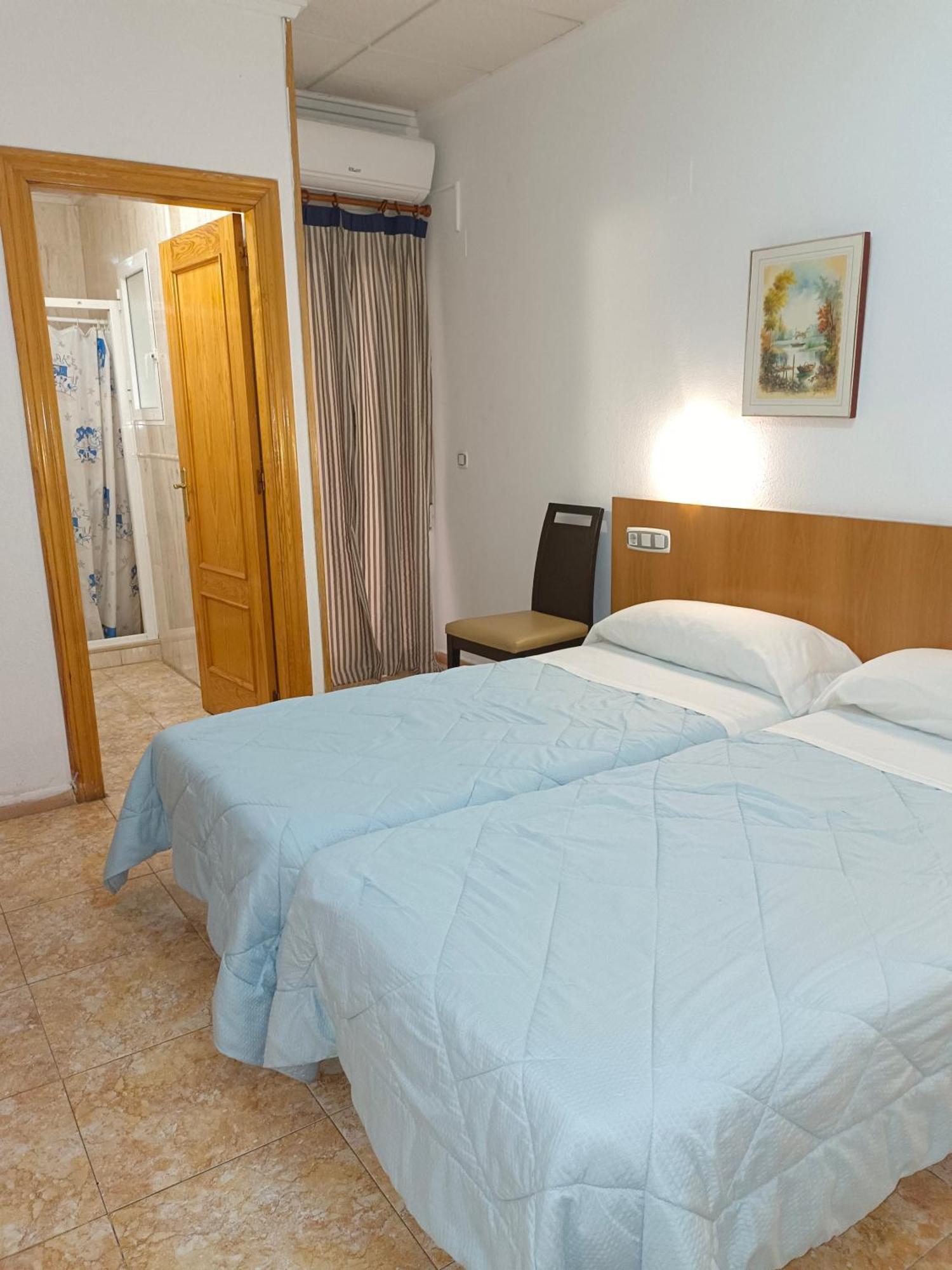 Hostal Gran Via Levante Torrevieja Eksteriør bilde
