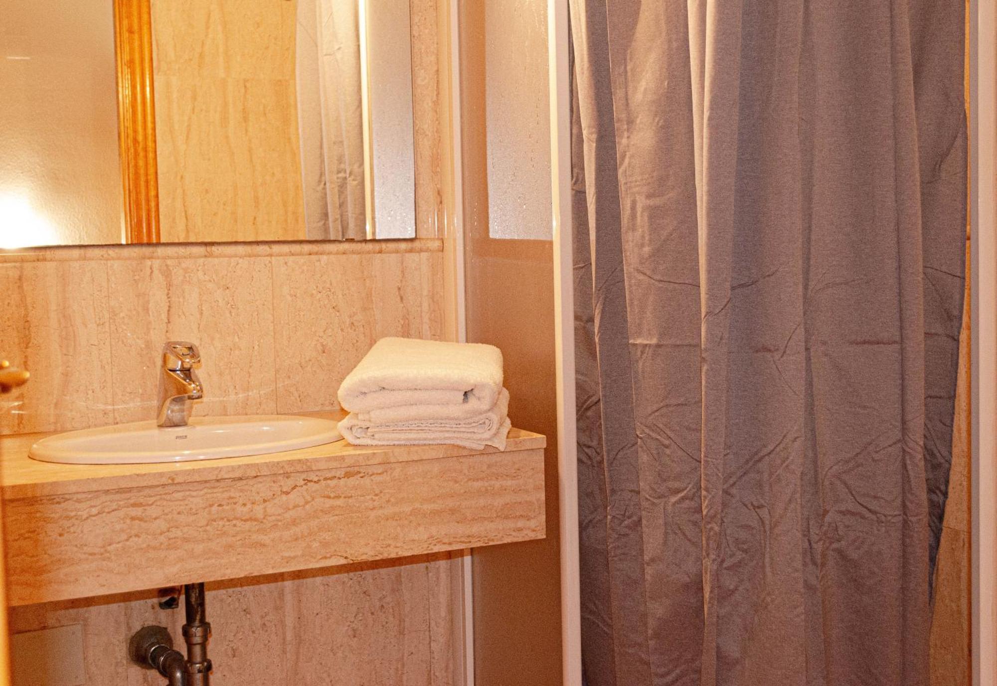 Hostal Gran Via Levante Torrevieja Eksteriør bilde