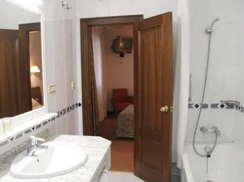 Hostal Gran Via Levante Torrevieja Eksteriør bilde